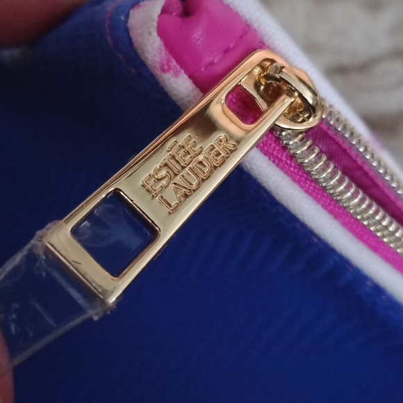 Estee Lauder cosmetic case - Picture 7 of 7